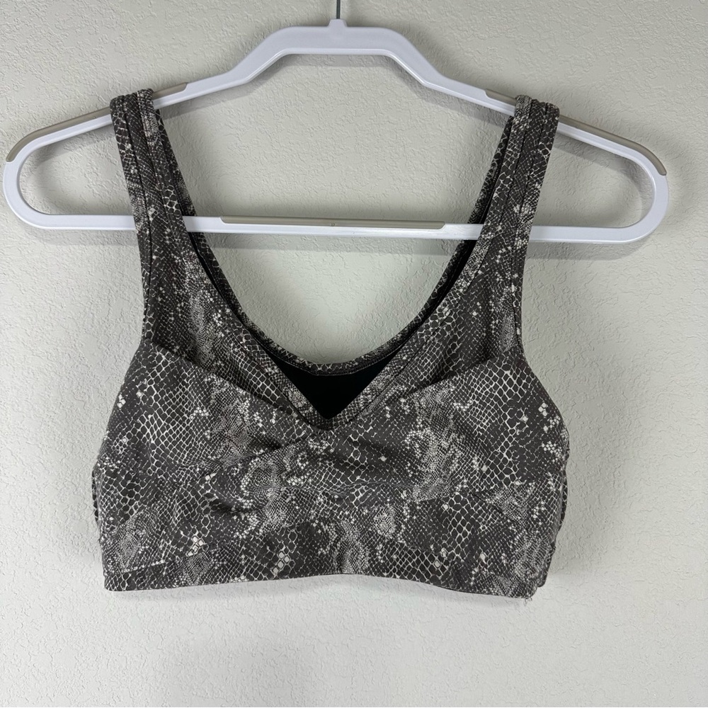 Varley Gray Snakeprint Pumice Viper Athletic Athleisure Sports Bra Size Medium